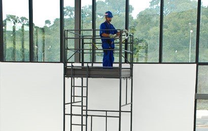 Aluguel de Andaimes em Paulínia: economia, segurança e eficiência na sua obra
